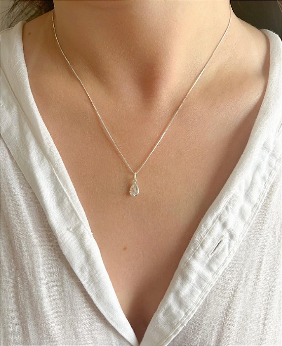 Colar em Prata Ponto de Luz Gota