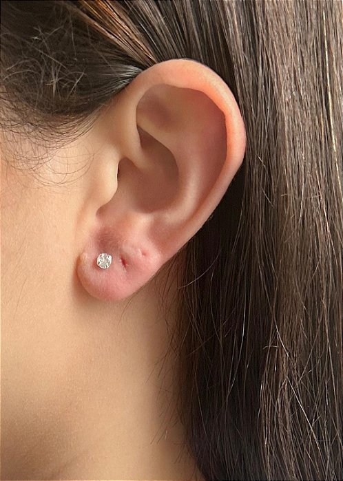 Brinco em Prata Ponto de Luz