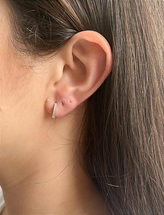 Argola em Prata Cravejada