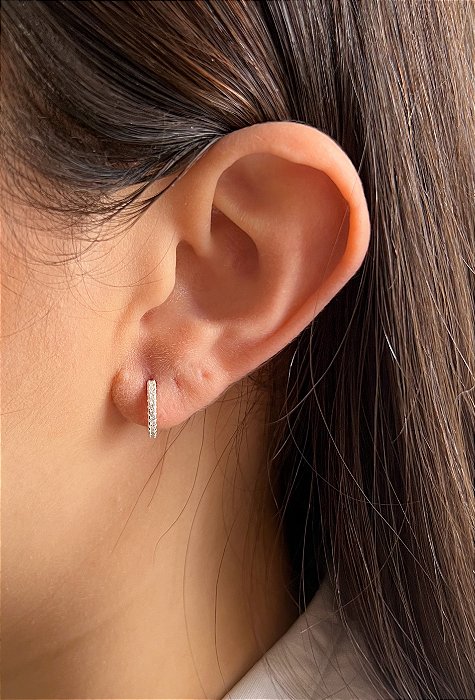 Argola em Prata Cravejada M