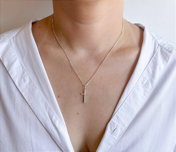 Colar em Prata Pingente Cruz Cravejado