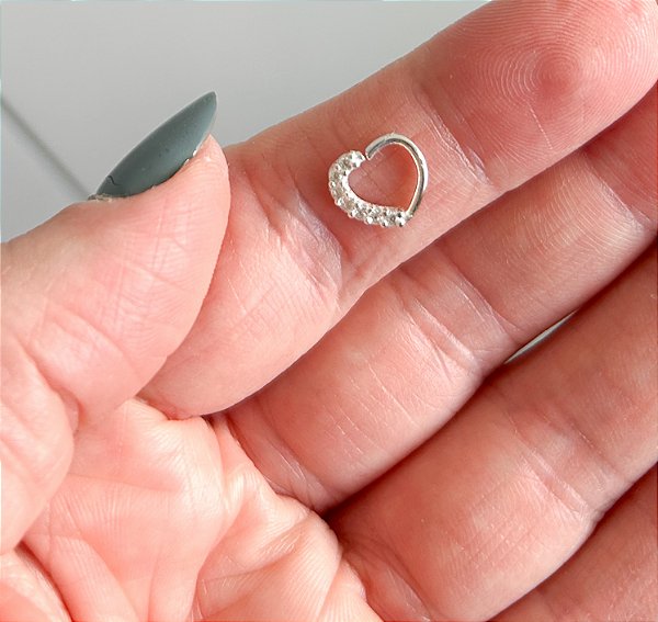 Piercing Coração Cravejado