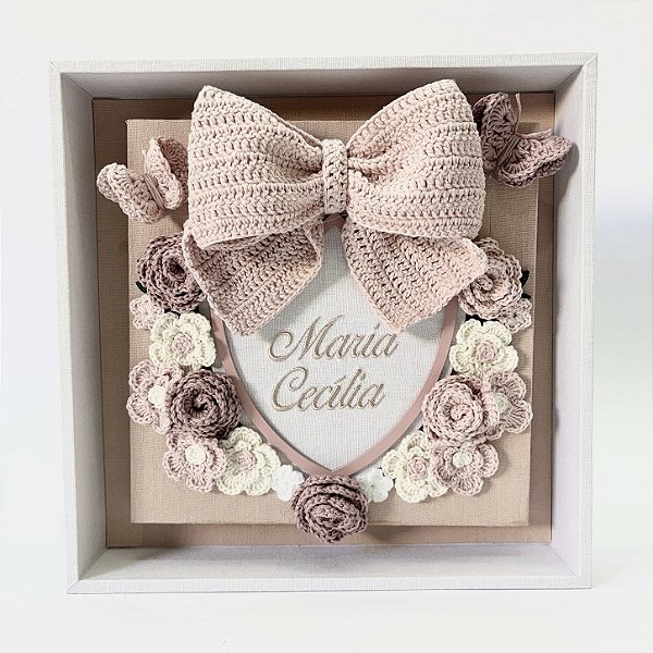 Porta maternidade feminino 3D com laço e flores em mdf