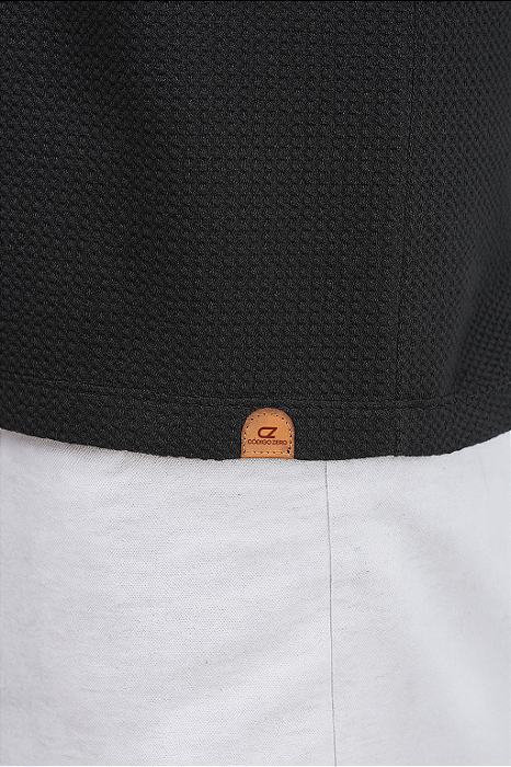 CAMISETA SLIM COM GOLA CARECA EM MALHA TEXTURIZADA