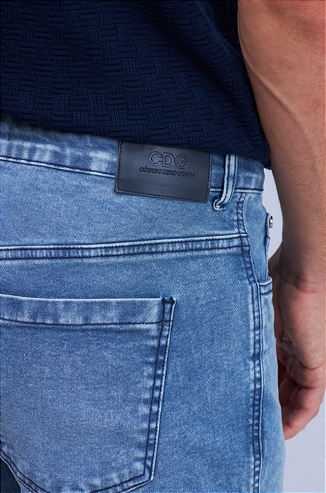 BERMUDA SLIM EM JEANS MÉDIO
