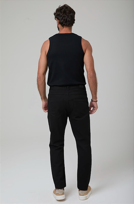 CALÇA COMFORT DE SARJA EM ALGODÃO