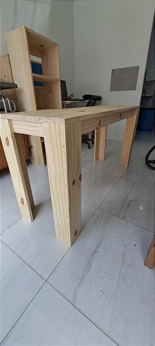 Mesa multiuso em pinus Têmis