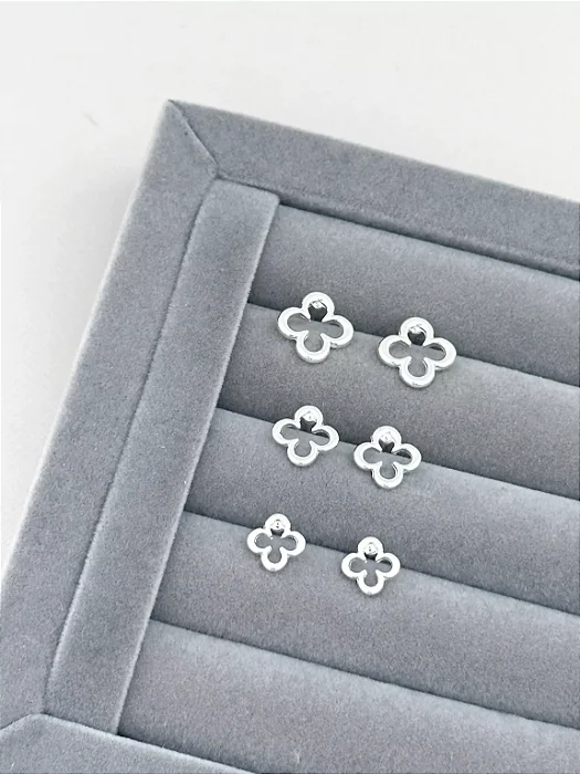 Trio de brincos trevos lisos