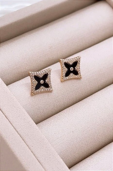 Brinco Flor Preta Zircônia