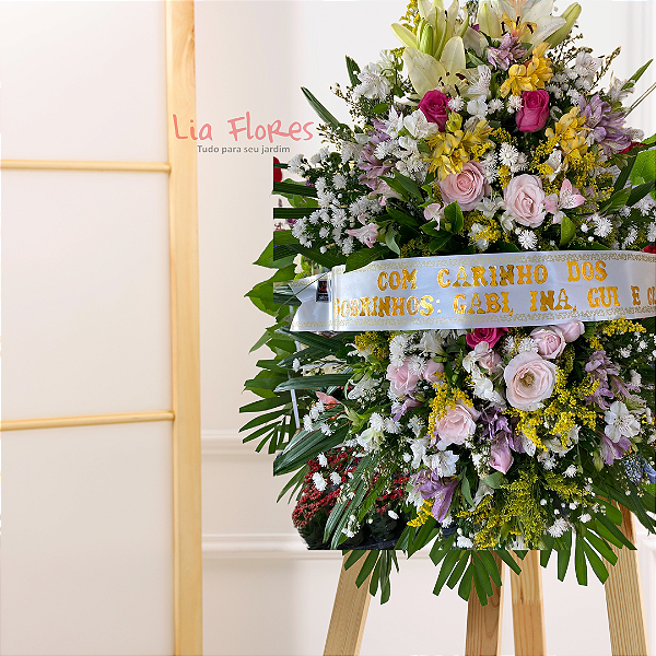 Coroa Fúnebre com Rosas e Flores do Campo