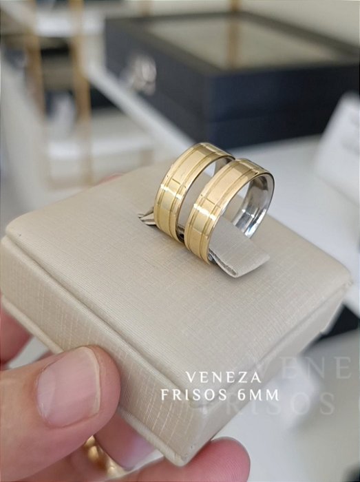 Par de Alianças Frisos Abertos 6mm