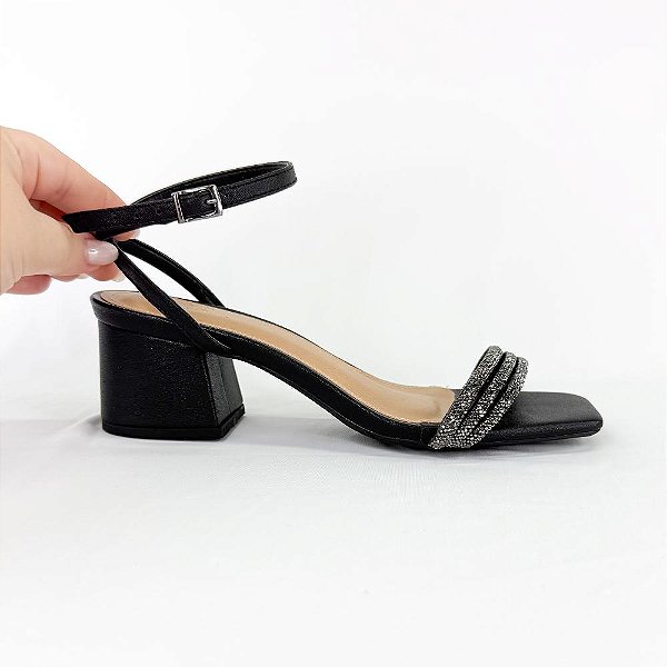 SANDÁLIA COM TIRAS EM STRASS E SALTO BLOCO 1341