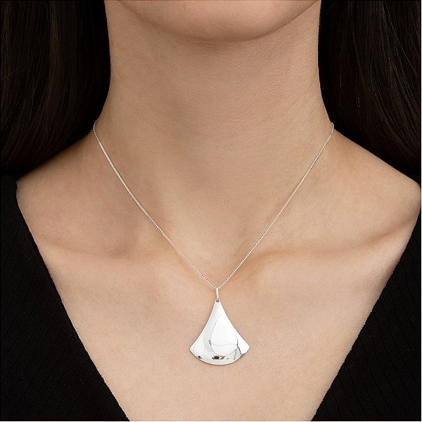 Pingente Triângulo Luxo Liso em Prata 925