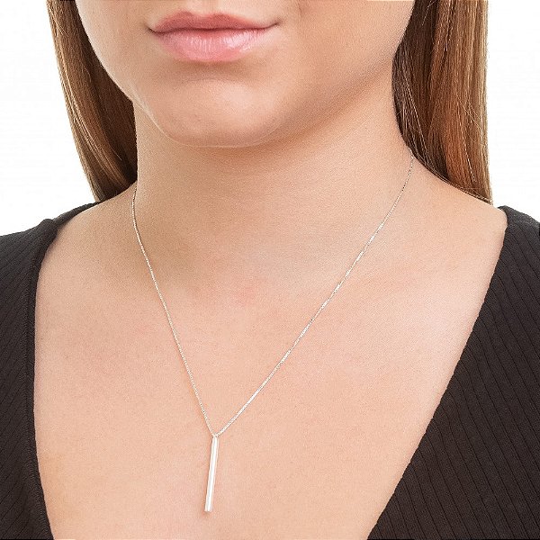 Gargantilha em Prata 925 com Traço: Minimalismo e Elegância