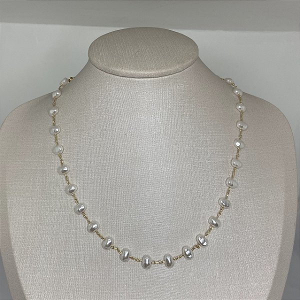 COLAR COM PÉROLAS