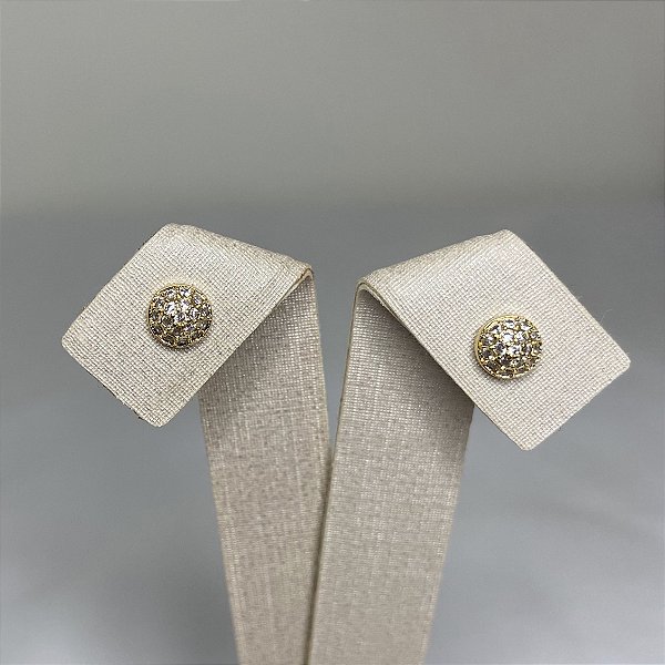 BRINCO MEIA ESFERA CRAVEJADA  BANHO OURO 18K