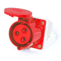 TOMADA INDUSTRIAL SOBREPOR 2P+T 32A VM 380V REF 40025-LUKMA