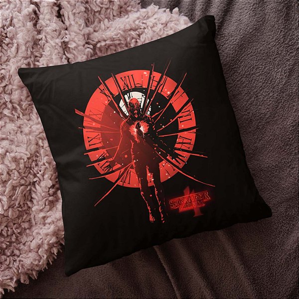 Almofada Stranger Things Poster 4ª Temporada Hellfire Club Netflix 45x45