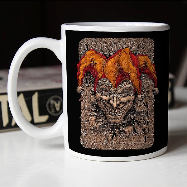 Caneca Card Joker Carta Coringa DC Comics Branca