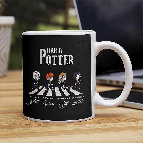 Caneca Cilíndrica Harry Potter Assinaturas Tom Felton Rupert Grint Emma Watson Daniel Radcliffe Hogwarts Abbey Ro Branca