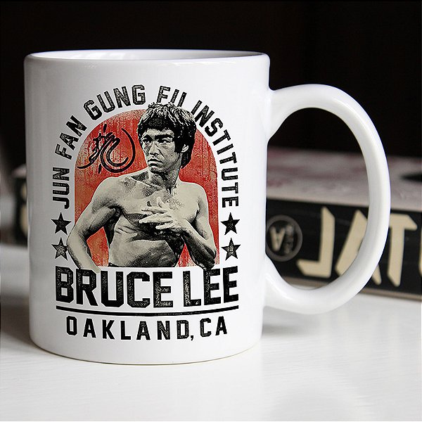 Caneca Cilíndrica Jun Fan Gung Fu Institute Bruce Lee Oaklando CA Branca