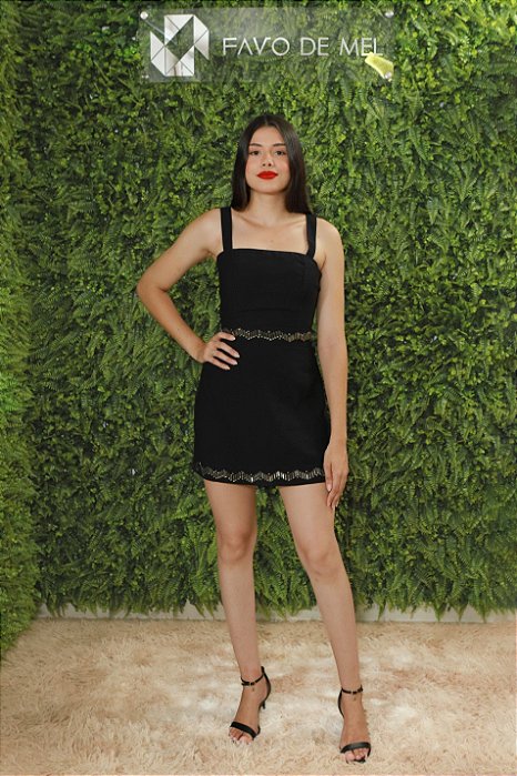 VESTIDO CURTO COM BORDADO BRILHO