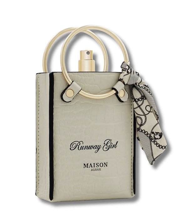 Runway girl Maison asrar