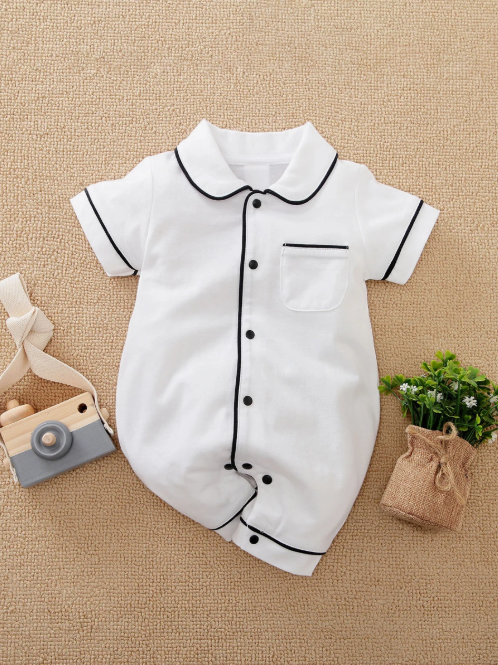 Macacão de Dormir com Botões e Acabamentos de Contraste para Bebê