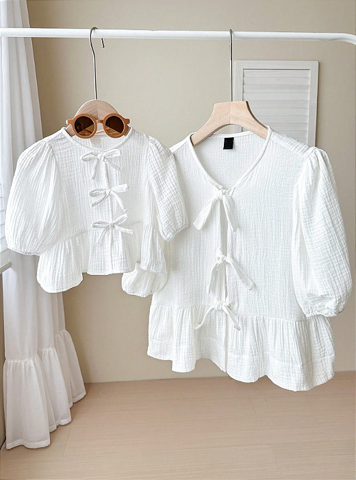 Camiseta de Manga Curta com Laço Branco Fofo para Bebê Menina, Conjunto Combinando Mãe e Filha (2 Peças Vendidas Separadamente)