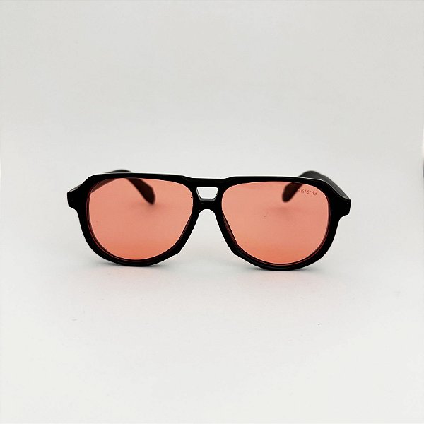 Stark preto com vermelho