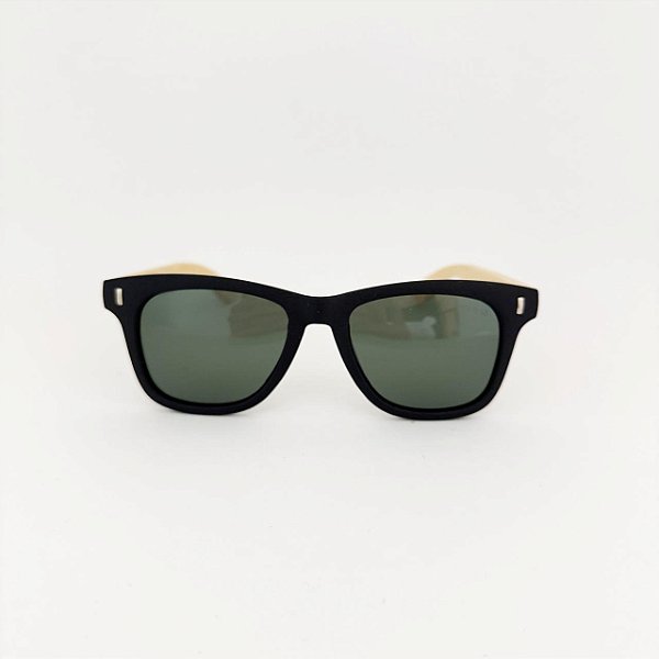 Oxiom preto com madeira clara