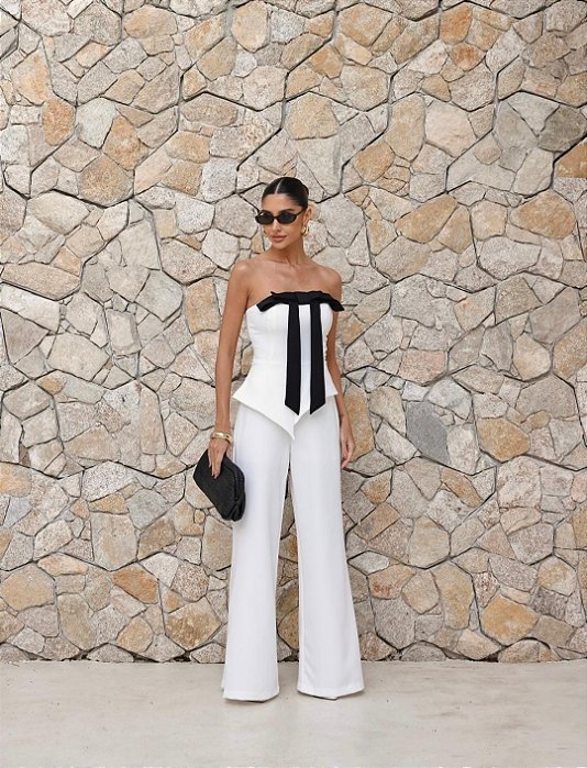 Macacão alfaiataria  VICKY BRANCO E PRETO