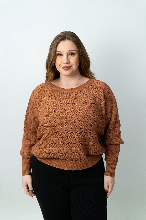 Blusa Ampla com Furos Folhais