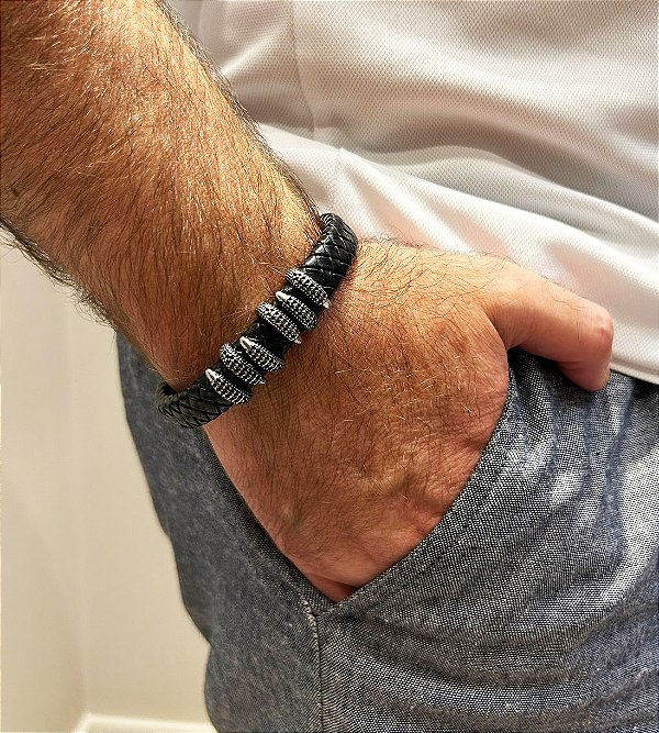 Pulseira Masculina em Couro e detalhes em Aço Inox Prateado