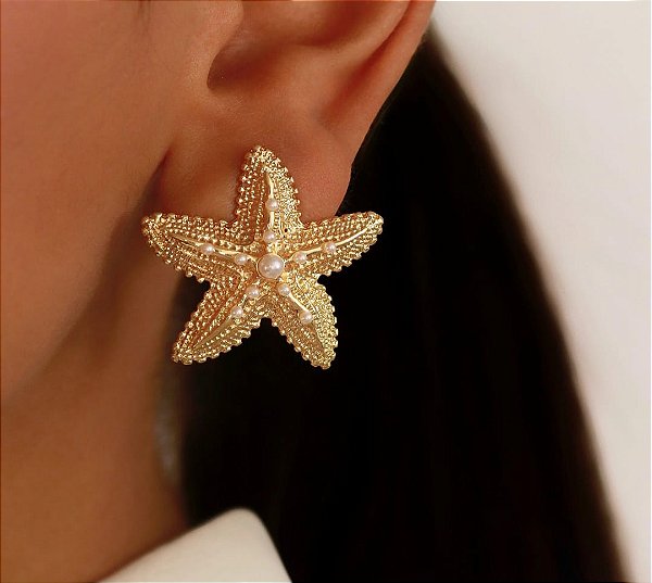 Brinco Pérola Estrela do Mar com bolinhas lisas e pérolas pequenas Banhado a ouro