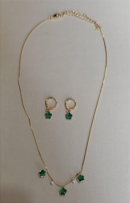 Conjunto com pingentes de trevos e ponto de luz e brincos banhado a ouro