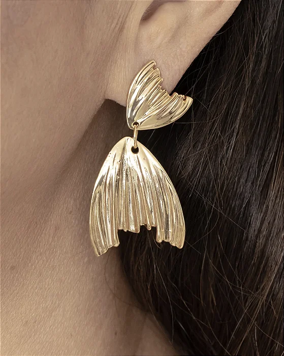 Brinco Rabo de Sereia Trabalhado Banhado a ouro