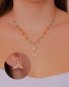 Conjunto Brinco Cauda de Sereia de Microzirconias e Colar Choker Elos com Cristais Coloridos Pérola e Cauda de Sereia - Banhado a Ouro