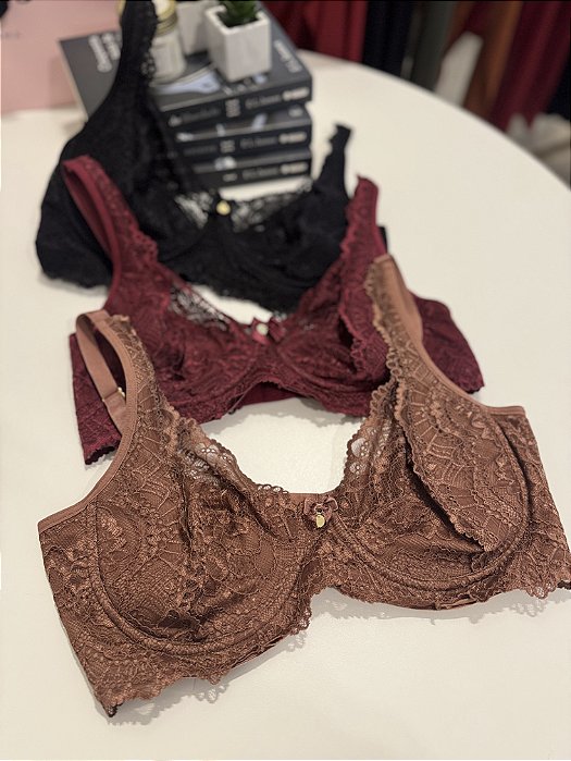 Sutiã sem bojo em renda com espuma na lateral