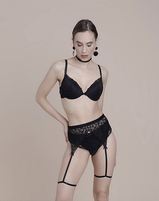 Sutiã com bojo e aro em renda