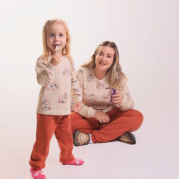 Pijama Feminino Longo Gato Brilha no Escuro
