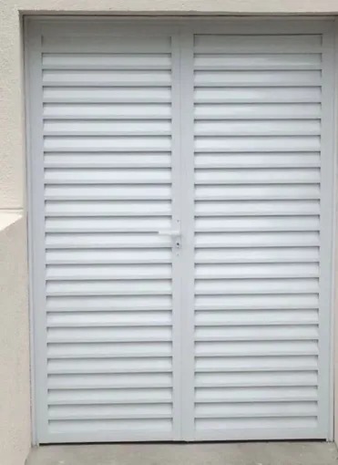 Porta Central 2 Folhas com Palheta | Alumínio Branco Linha 25 Premium