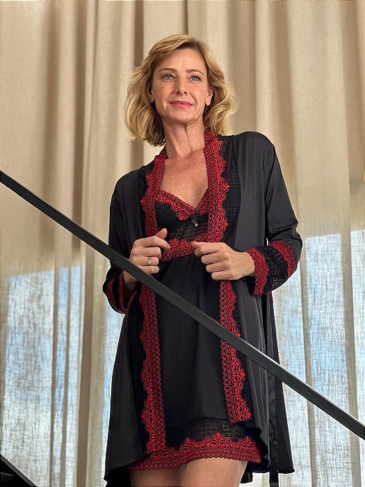 Camisola com Robe Preto detalhes renda vermelha