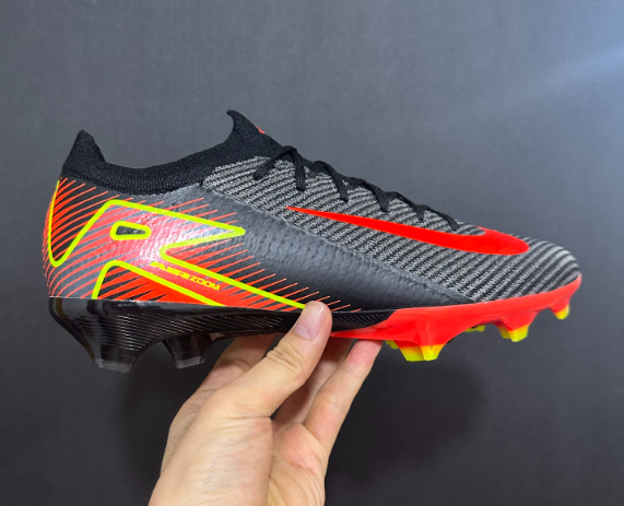 CHUTEIRA CAMPO NIKE MERCURIAL VAPOR ELITE FG - PRETO/LARANJA