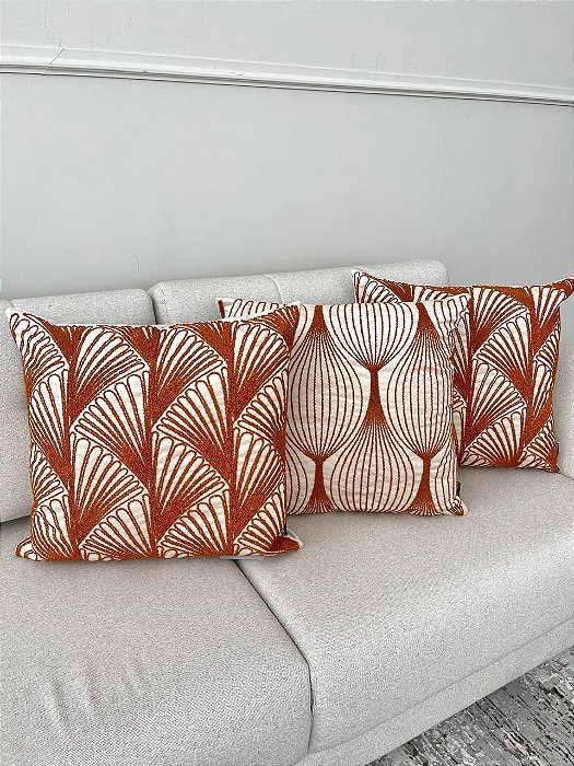 Conjunto com 3 Almofadas Bordadas Terracota