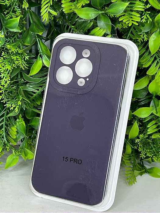 Case aveludada iPhone 15 Pro