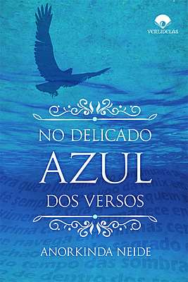 No delicado azul dos versos