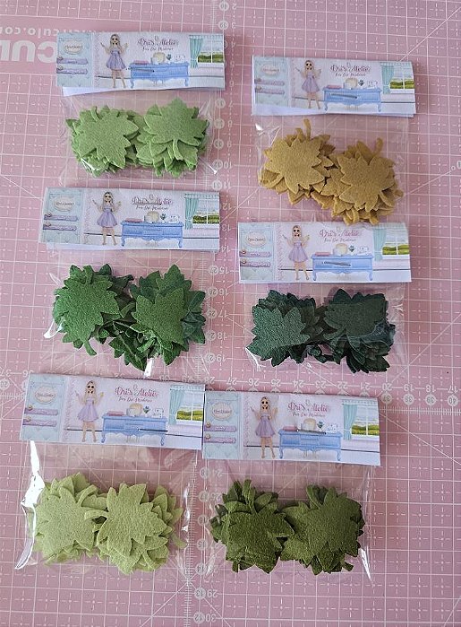 RECORTES DE FELTRO FOLHA DE UVA 2,5 CM PACOTE COM 20 UNIDADES