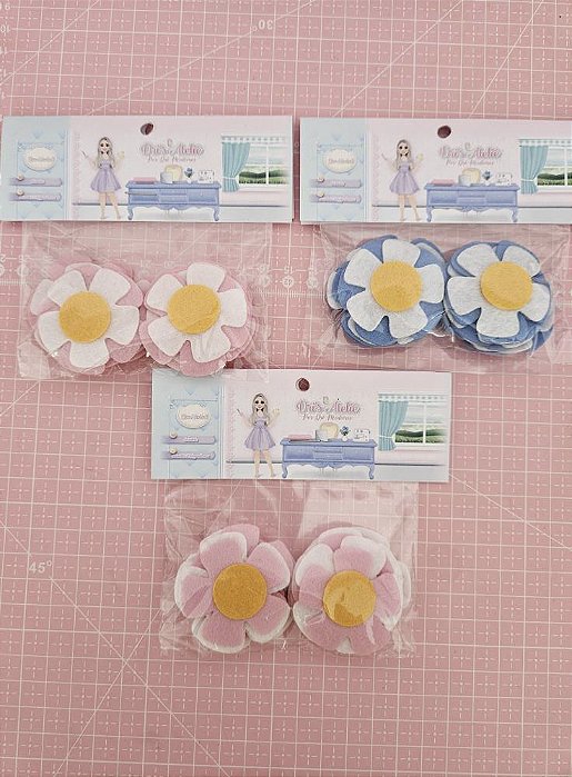 RECORTES DE FELTRO FLOR CEREJEIRA DUPLA 10 PARES 4CM