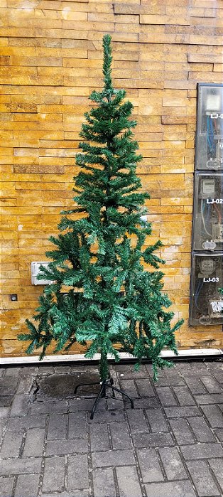 Árvore de Natal Tradicional 1,80m com 400 Galhos
